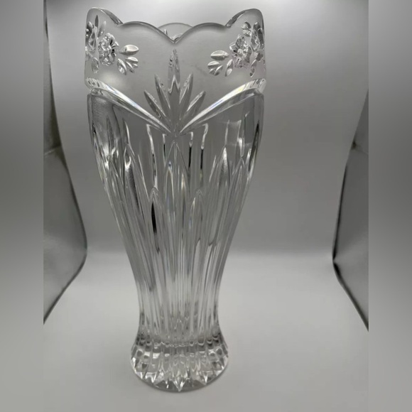 Vintage Crystal Vase 10” German Oneida Southern Garden Hand Cut Frosted Roses - Picture 7 of 13
